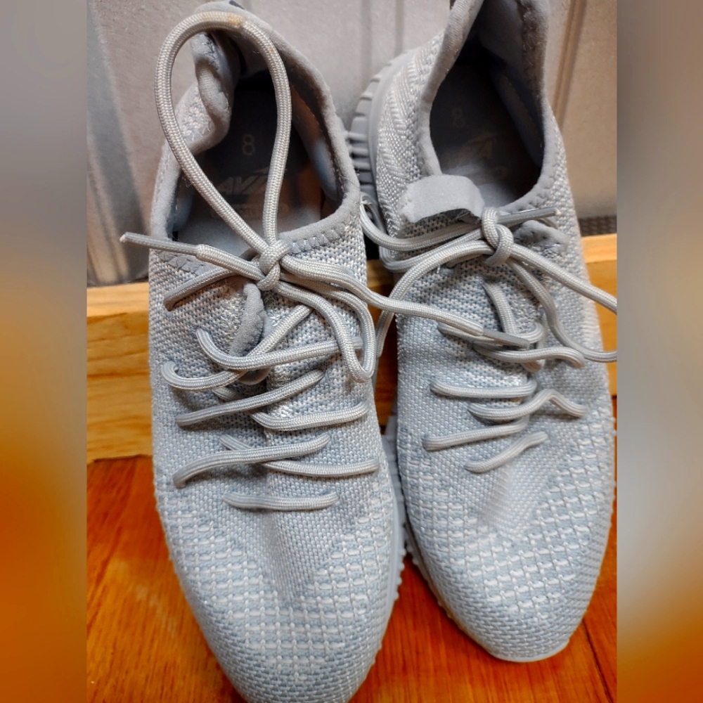 Shoe's